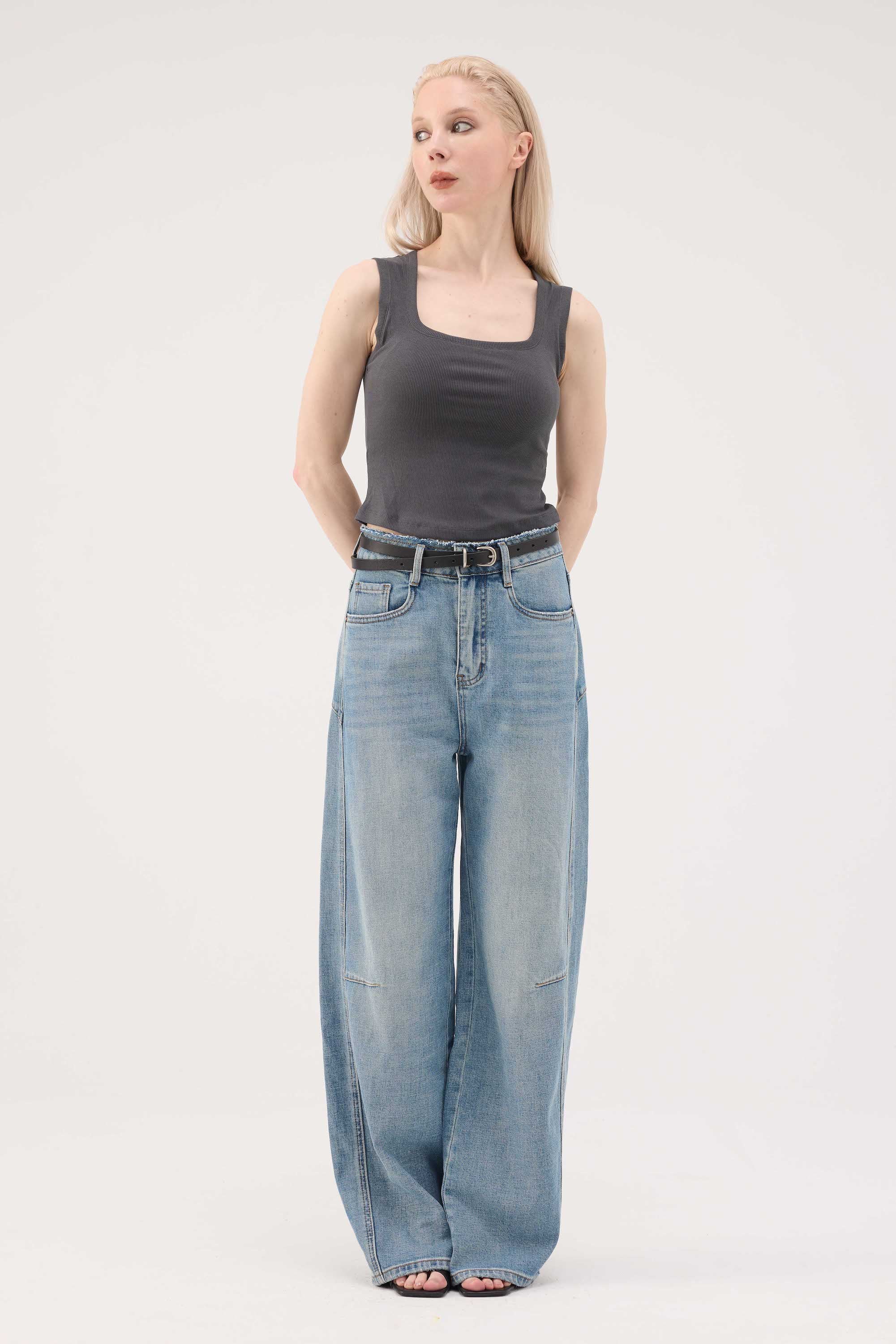 Washed Cocoon-Leg Jeans - Blue