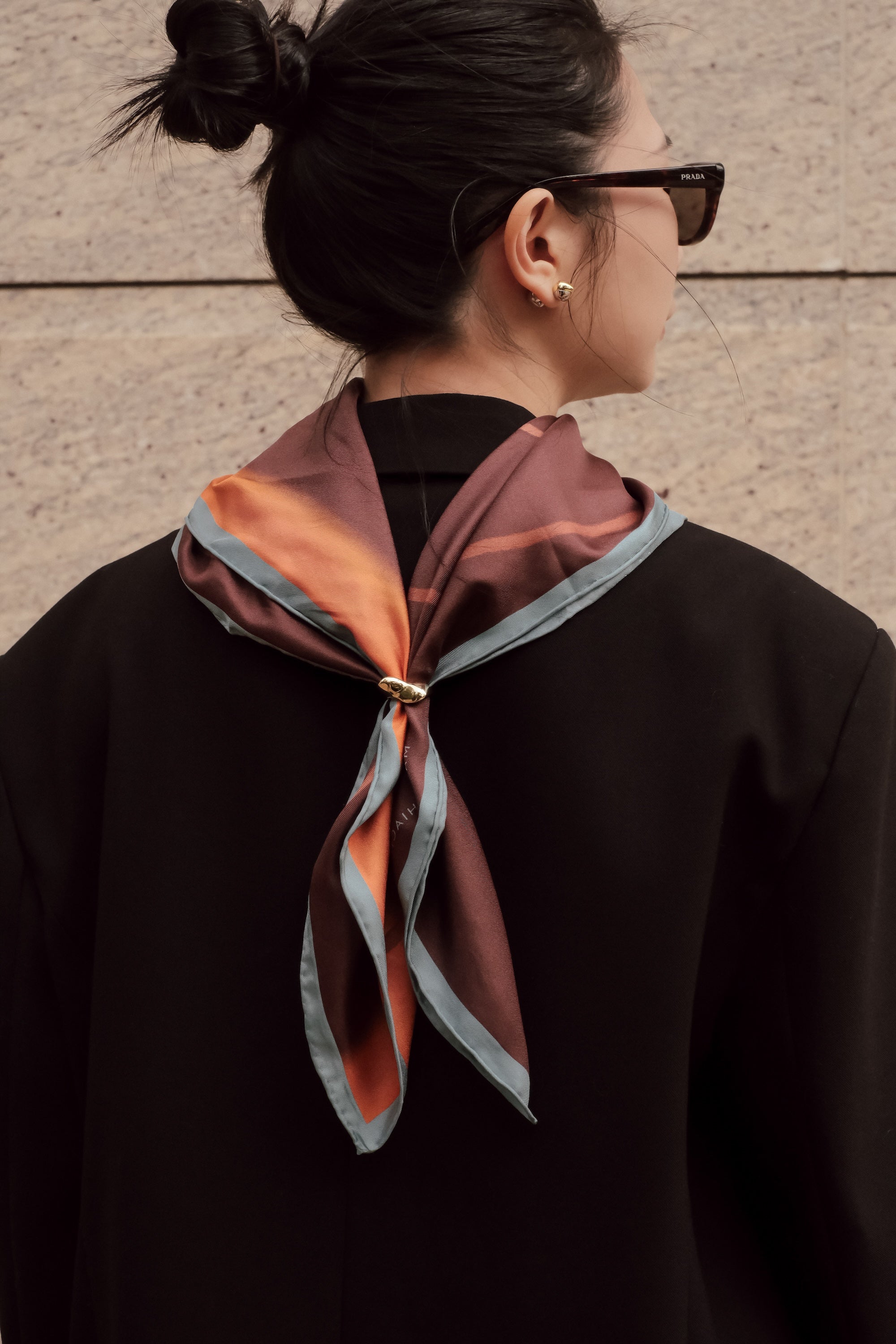 真絲斜紋絲巾 - Drawn —— Between the Lines