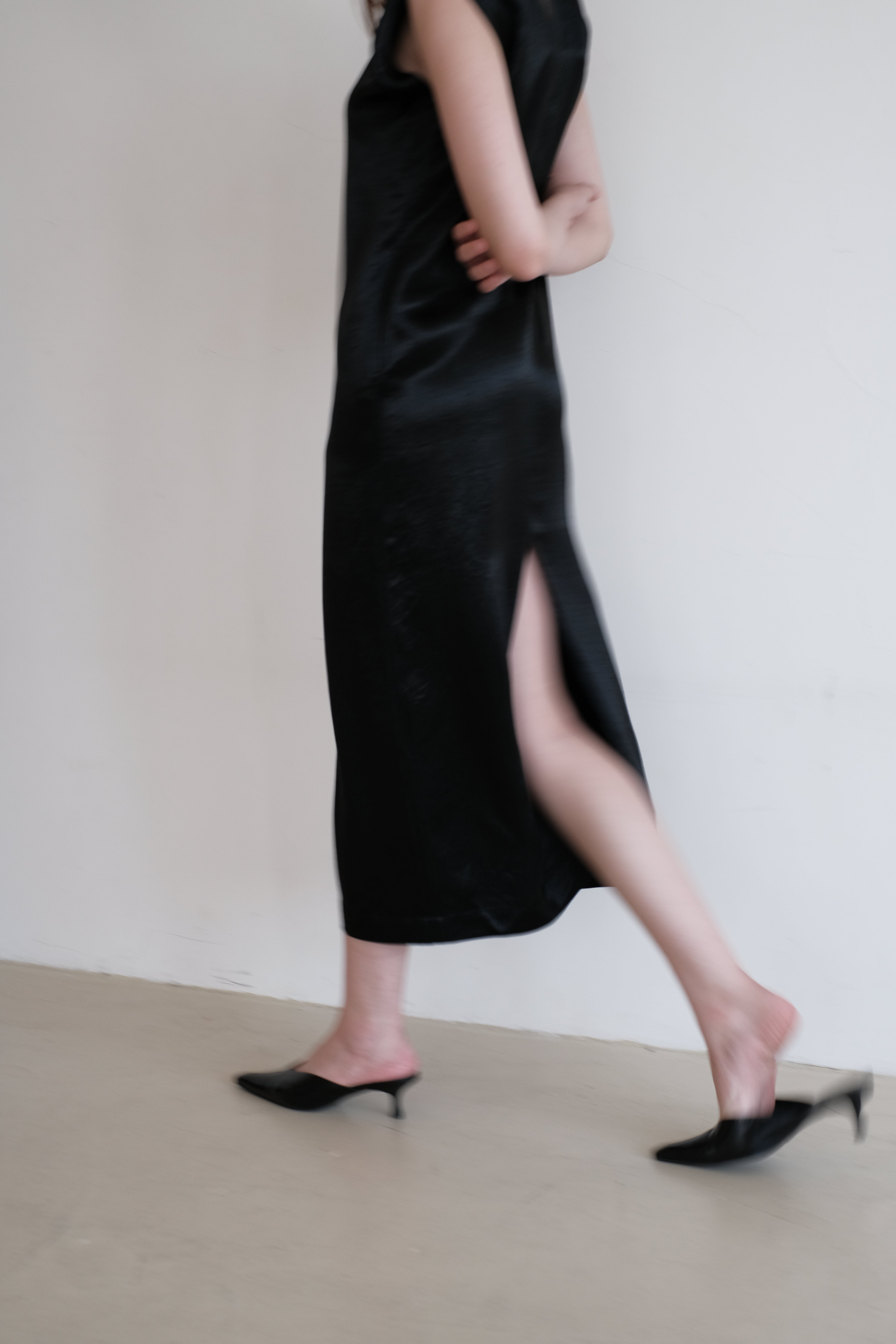 Misty Sheen Acetate Slit Dress - Champagne White