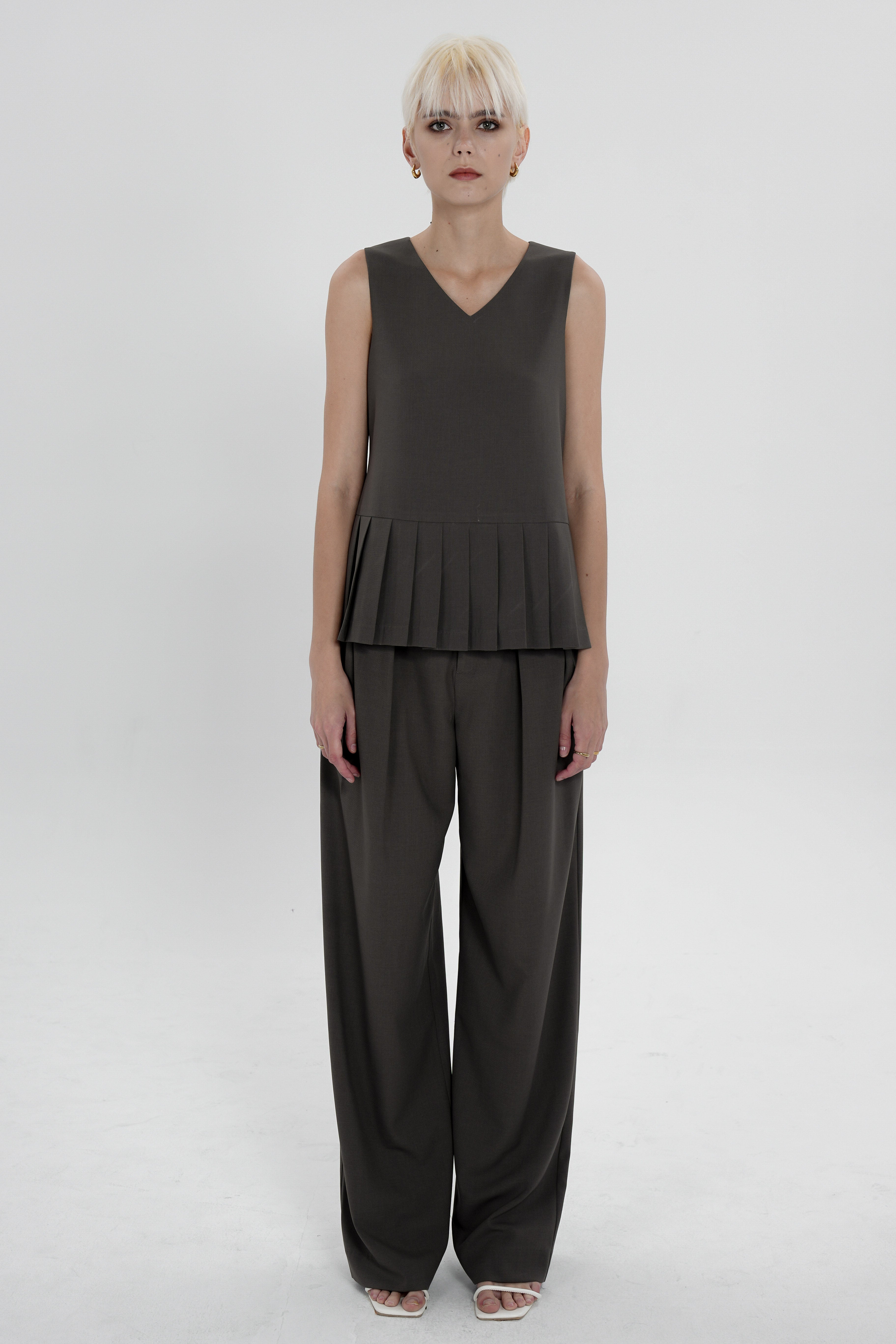 Double-Pleated Tailored Trousers - Grey