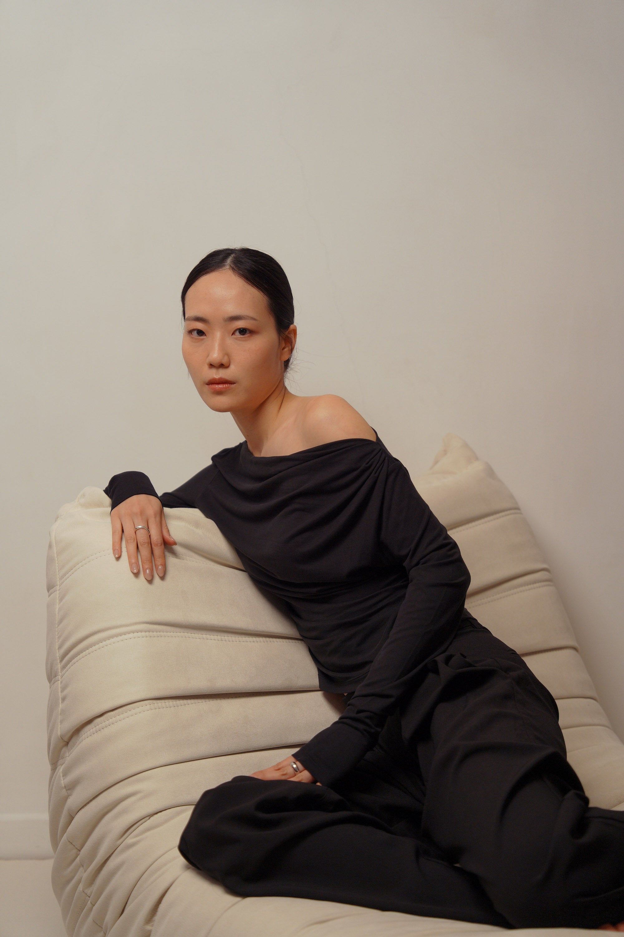 One-Shoulder Modal Glow Top - Black